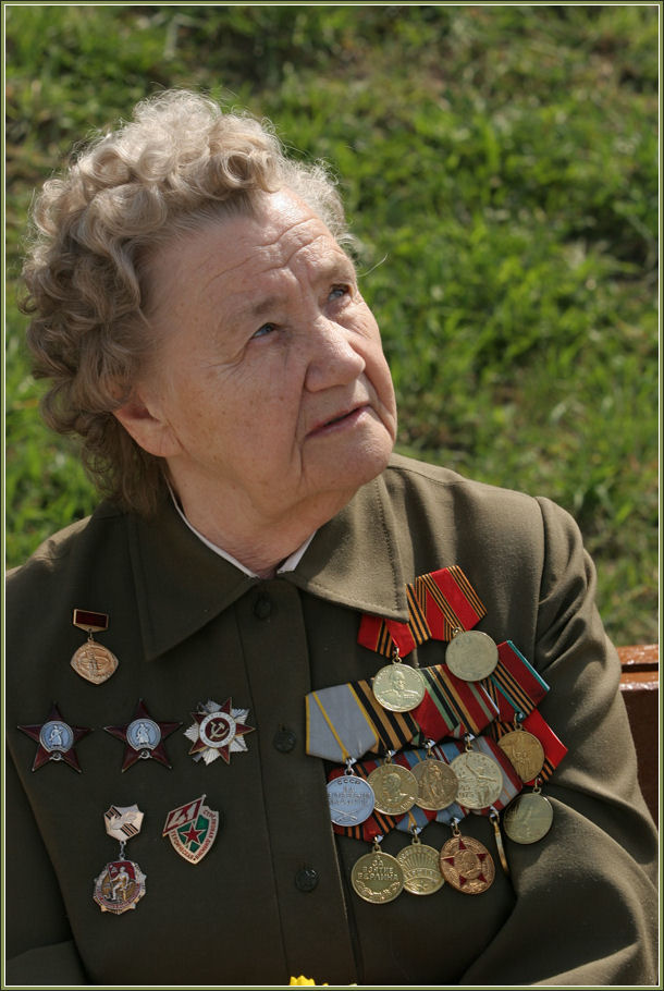 Мне кажется порою...