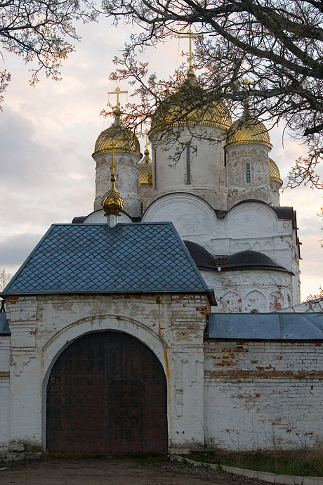 Монастырская тишь
