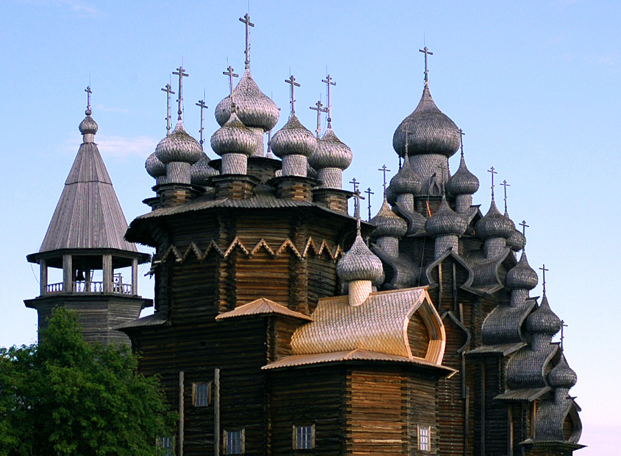 Серебрянные купола Кижей