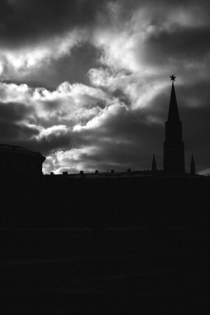 Она ещё стоит...