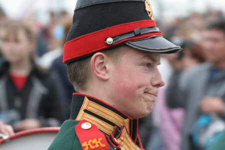 Стиснув зубы....