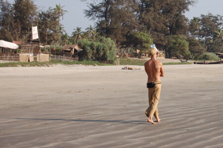 Человек идущий