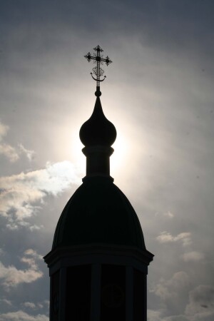 Храм в летний день.