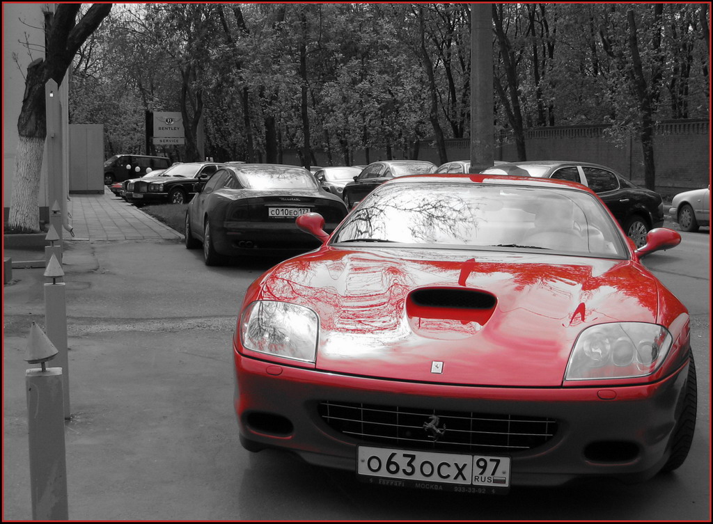 она одна такая... Ferrari