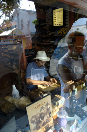 Сигары ручной работы.