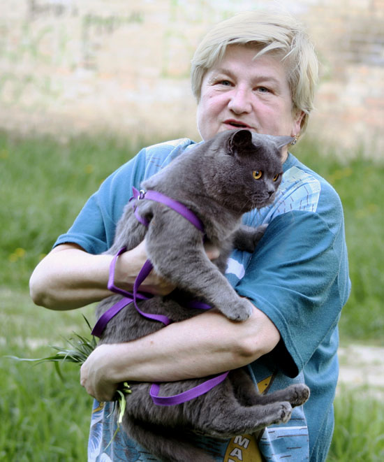 Кот и хозяйка.