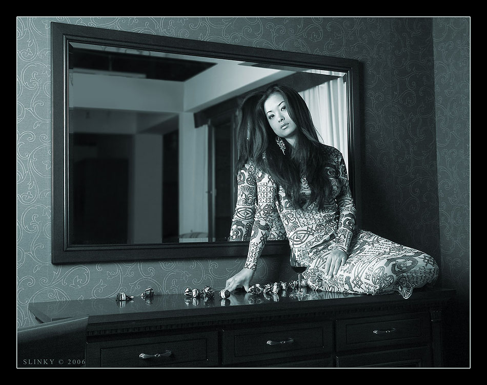 Glam... 16 06