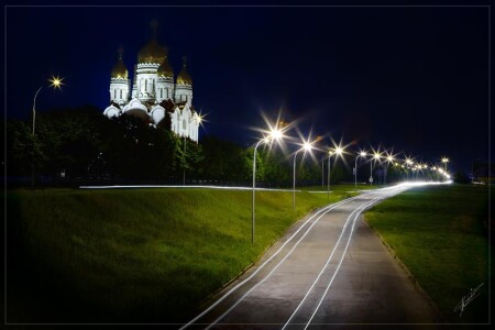 Храм ночью
