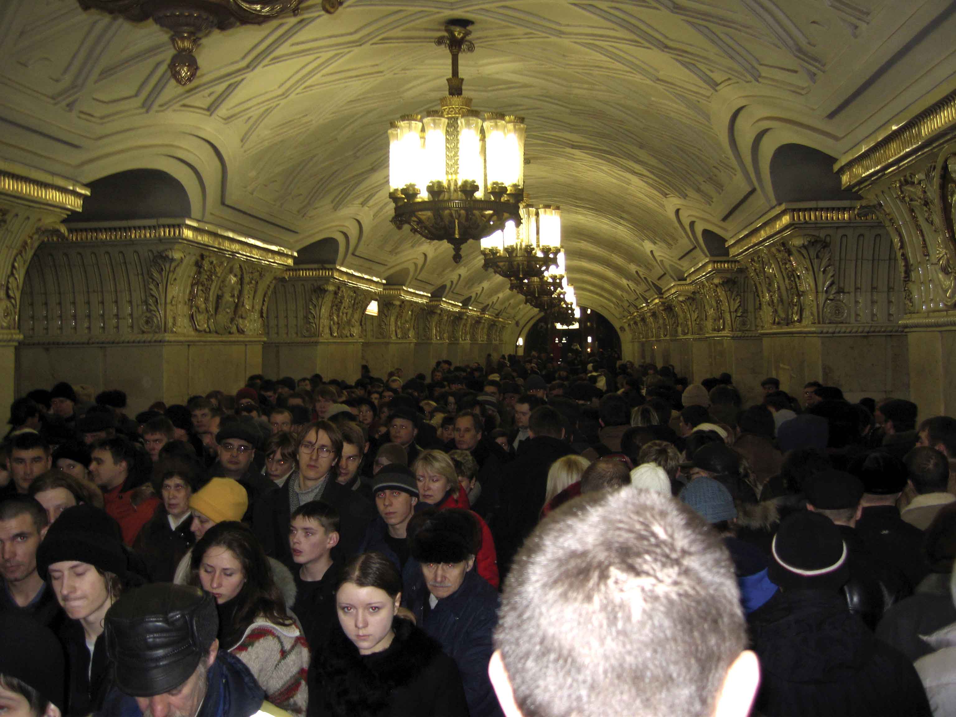 Метро. Будни.