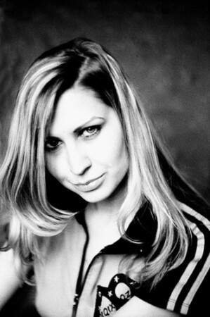 Должна быть в женщине какая то загадка...