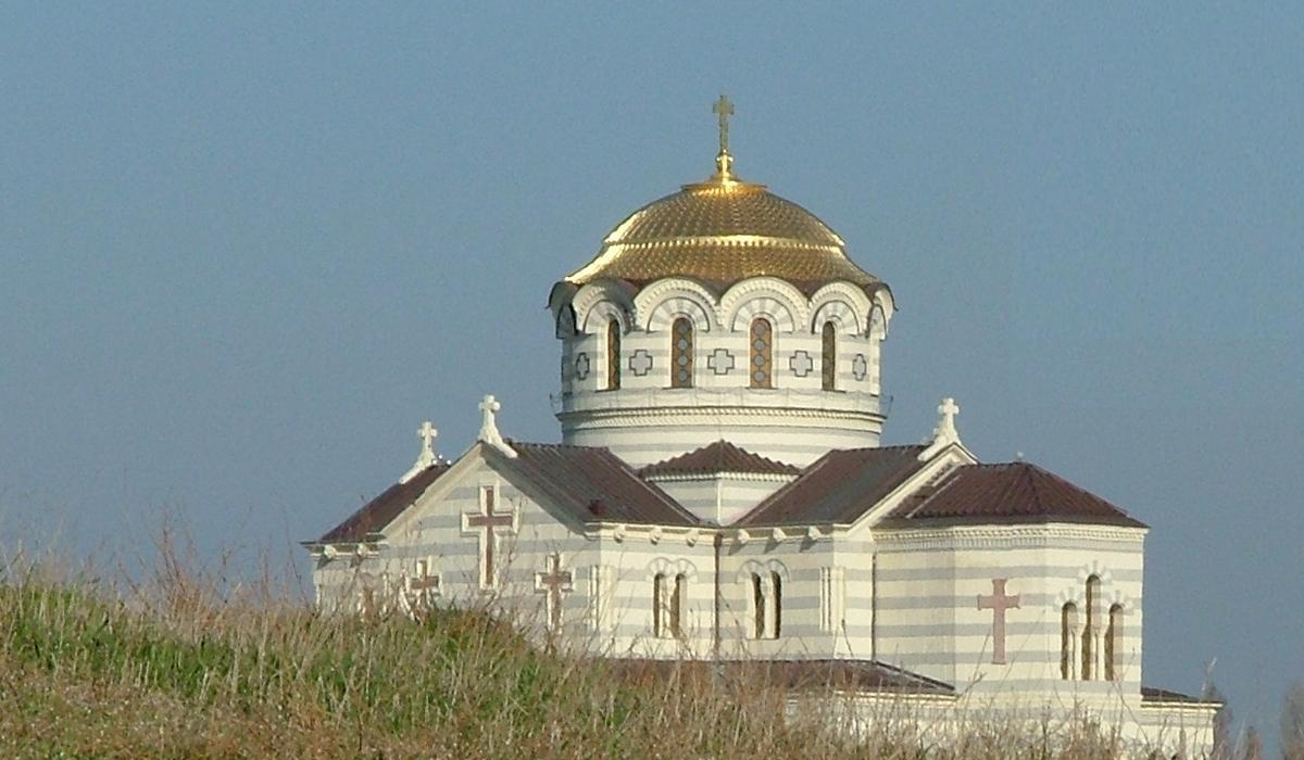 ...а за холмом был храм...