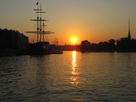 Рассвет над Невой