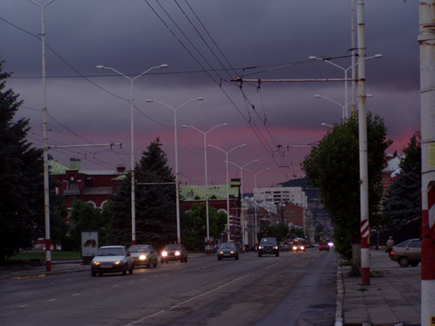 Вечерело