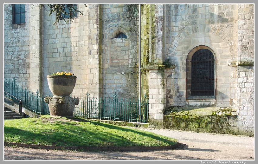 В сквере St-Hilaire