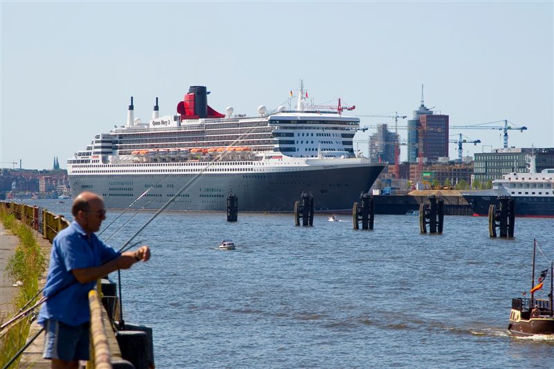 QUEEN MARY 2