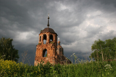 Храм.