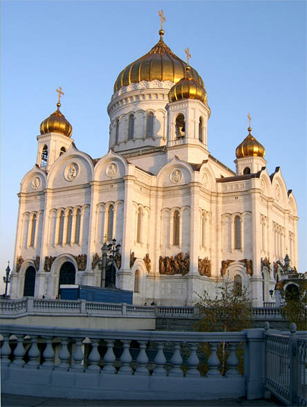 храм Христа Спасителя. 19.00