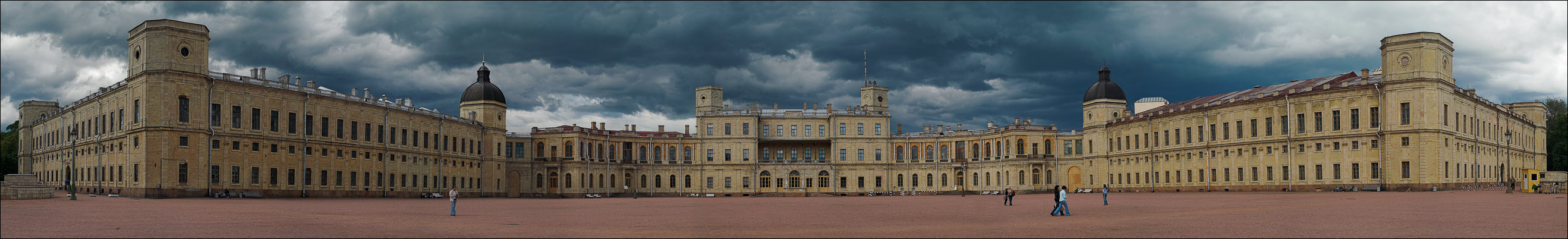 Длинная гатчинская панорама