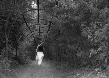 нас недогонят