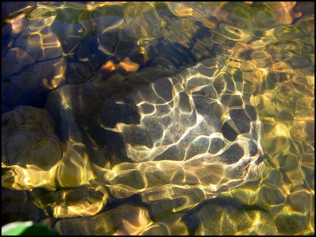 Солнце, камни и вода