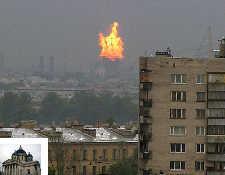 Горит Троицкий Собор в Питере.