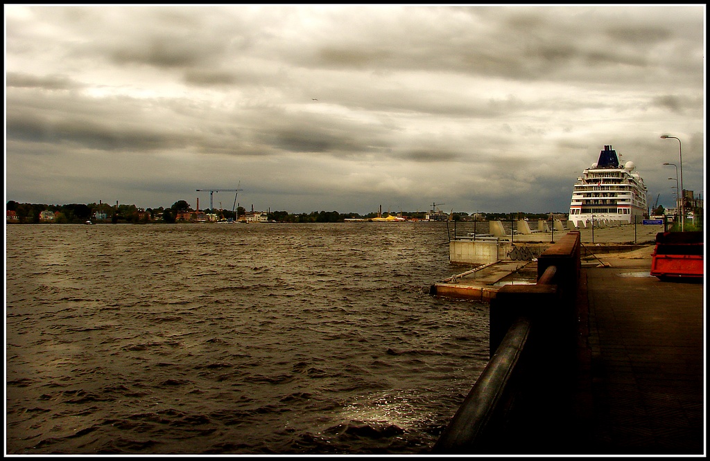 Naberezhnaja, pasazhirskij port v Rige