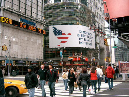 Нью-Йорк говорит &quot;нет&quot; войне...