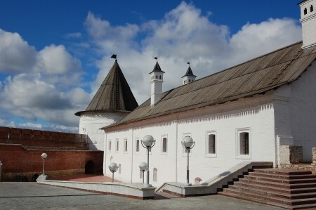 Парадный вход в историю..