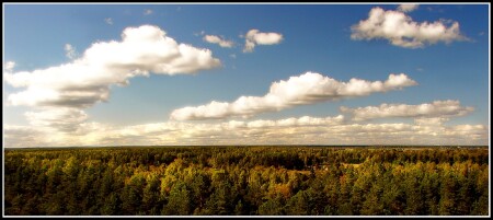 panorama Kurljandskovo kotla v Latvije...