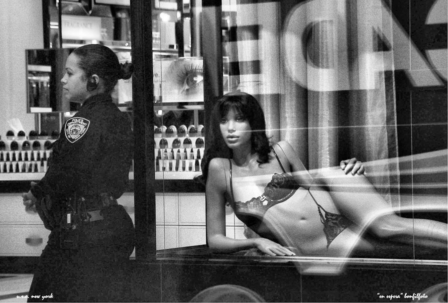 &quot; EN ESPERA&quot; NEW YORK