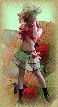 Бабочки, цветочки, бусинки и ... шляпка :)