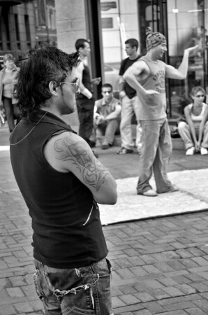 разные люди.