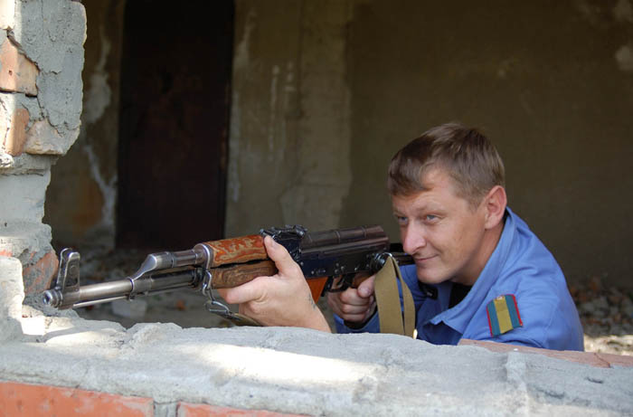 В засаде.