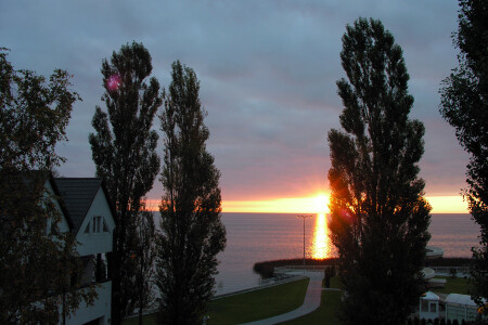 Дорожка... на суше и на море