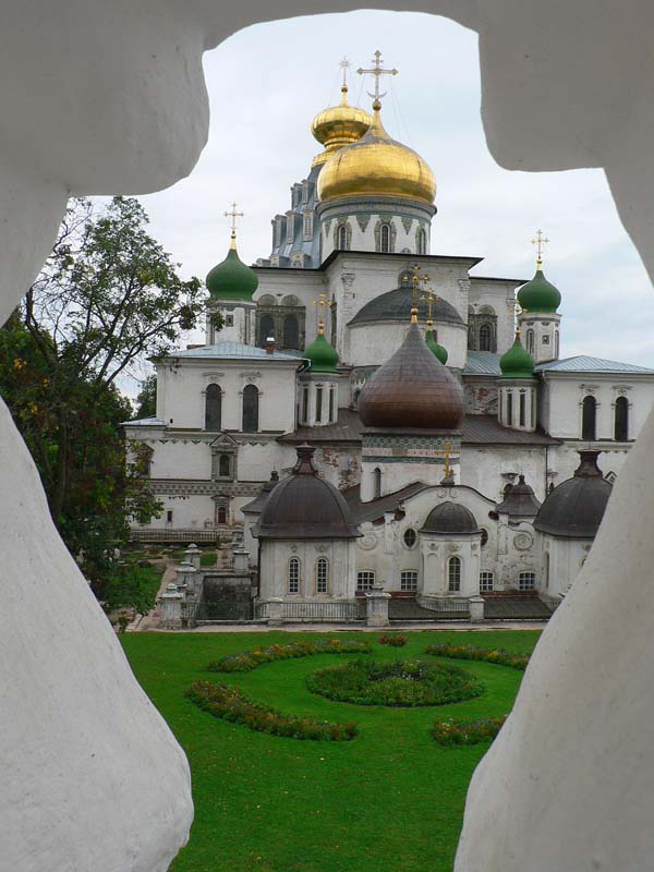Подглядывая...