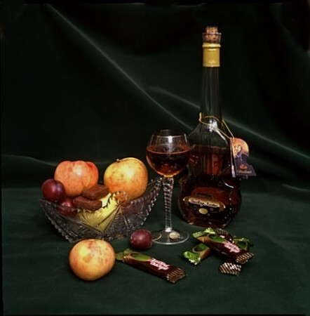 вино и фрукты