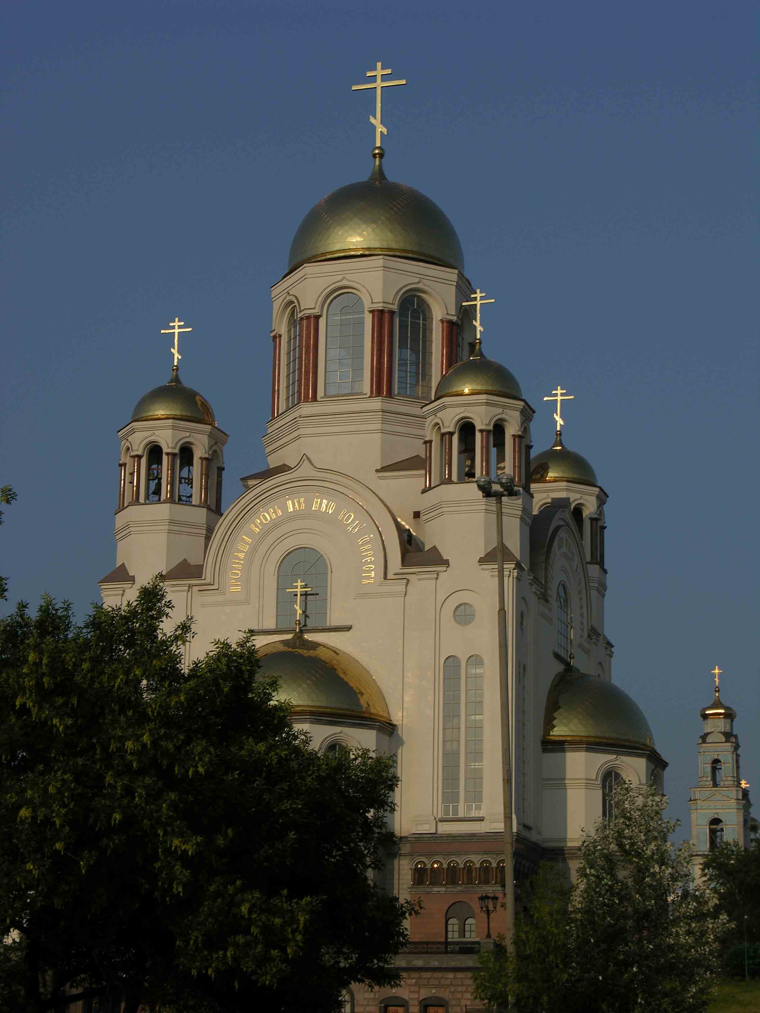 Храм