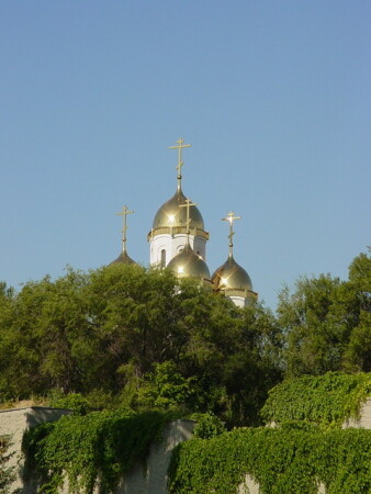 Купола в зелени