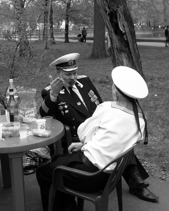 Давай поднимем, товарищ, по одной!
