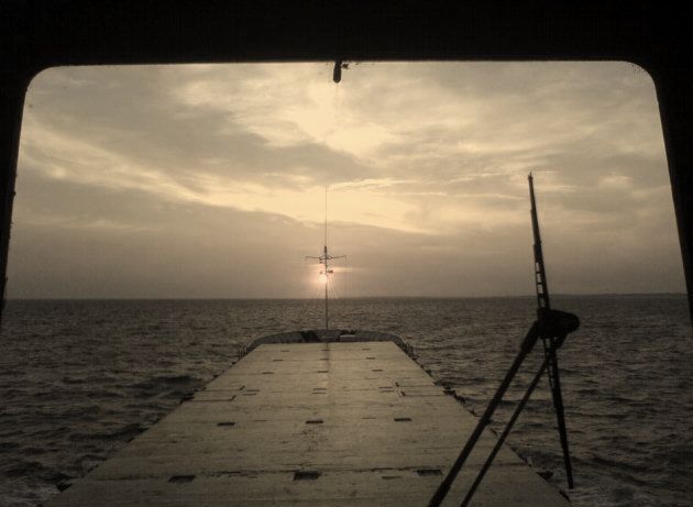 море
