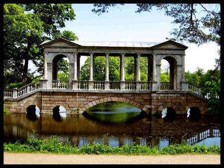 Мраморный мостик