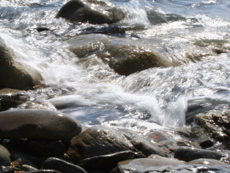 Вода и камни