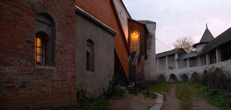 Утро в монастыре