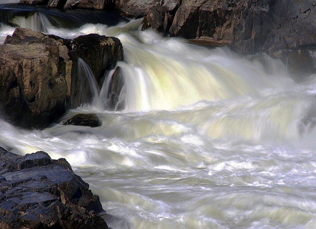 Вода бурлящая