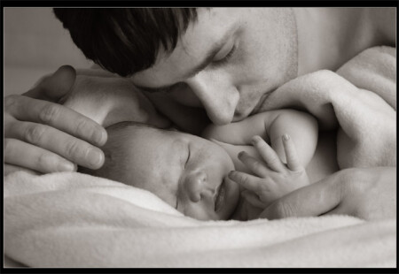 Под крылышком у папы.