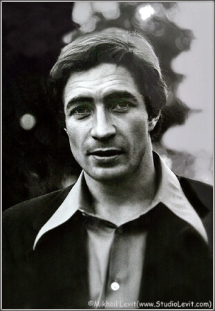 ЮРИЙ КАМОРНЫЙ.