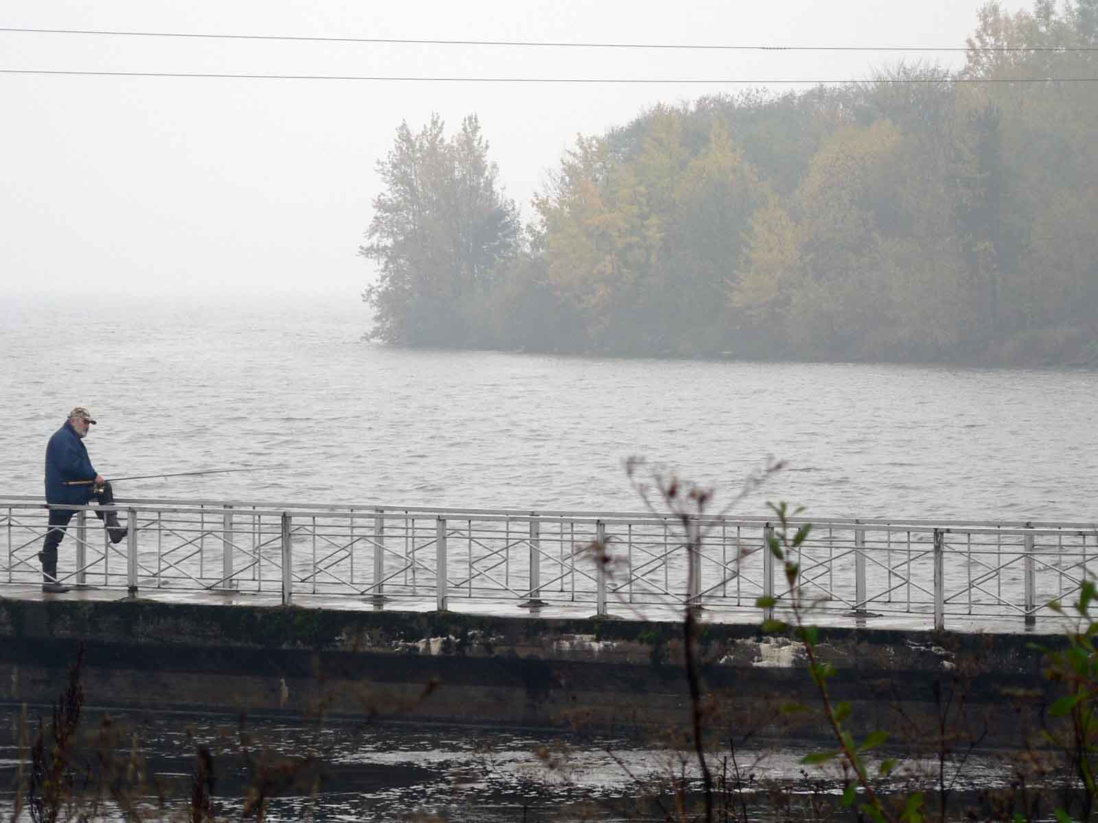 Рыбак в тумане