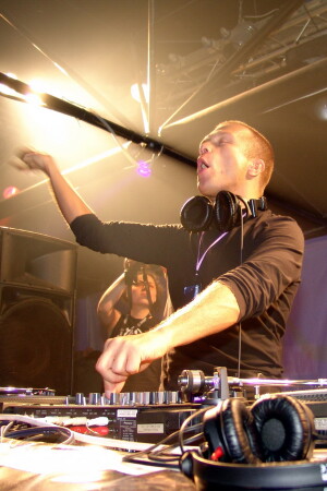 DJ Groove