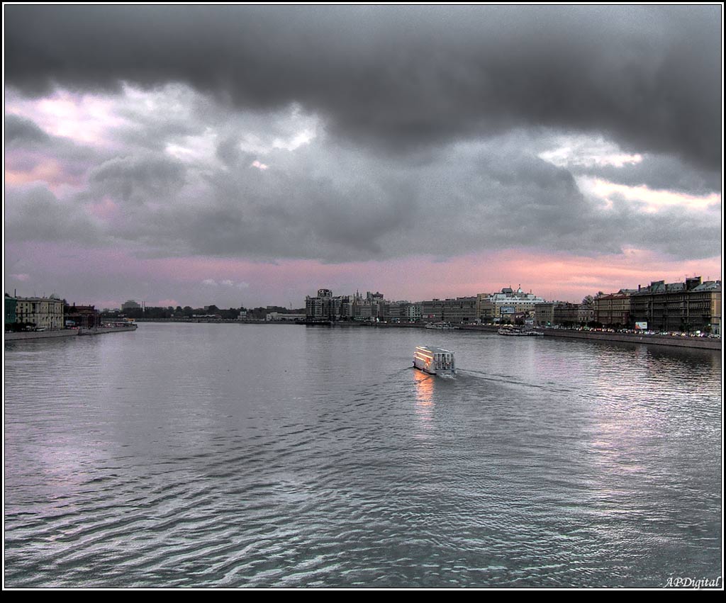 Кораблик на Неве (HDR)