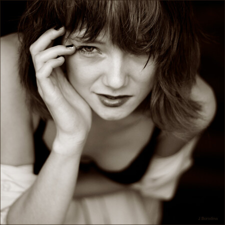 [поддаваться]